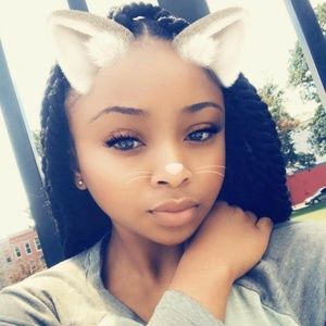 Meet your Posher, Maya